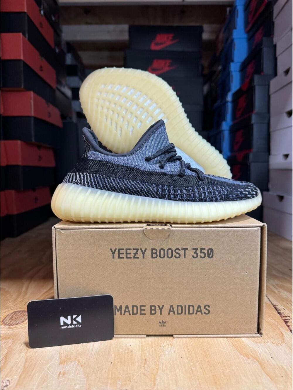 Adidas Yeezy Boost 350 V2 'Carbon' MENS SZ 4